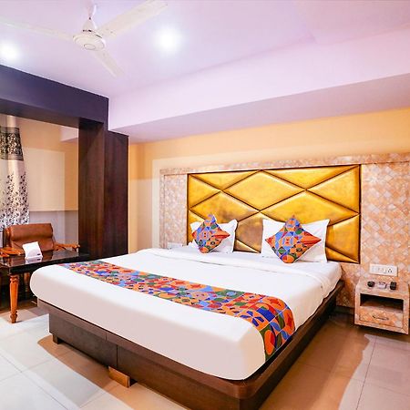 Fabhotel Everest Vashi Exteriör bild