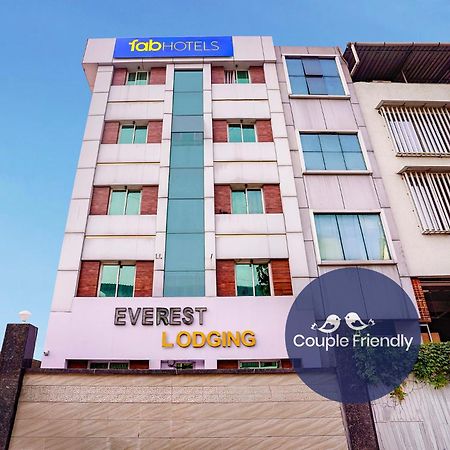 Fabhotel Everest Vashi Exteriör bild