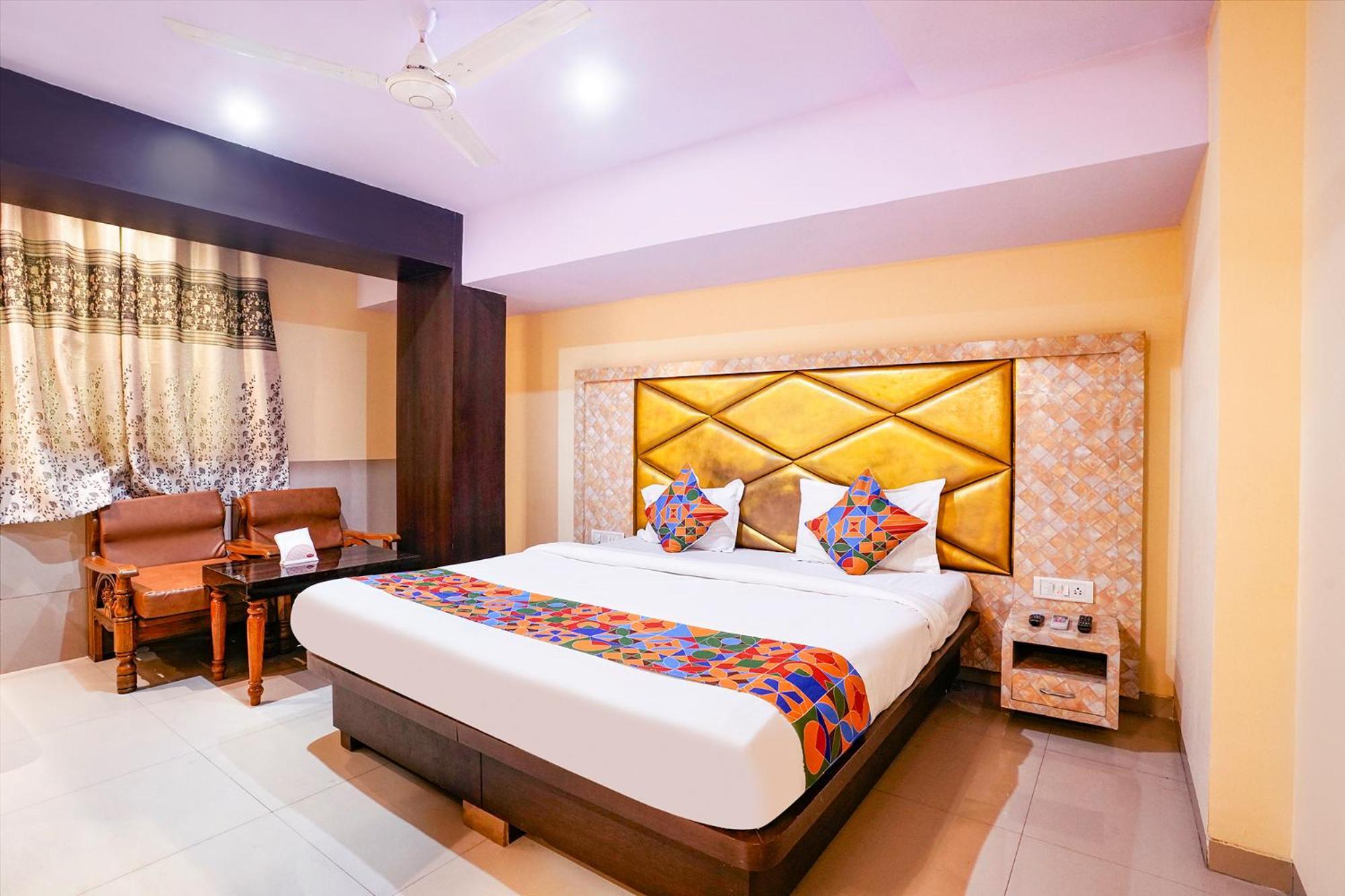 Fabhotel Everest Vashi Exteriör bild