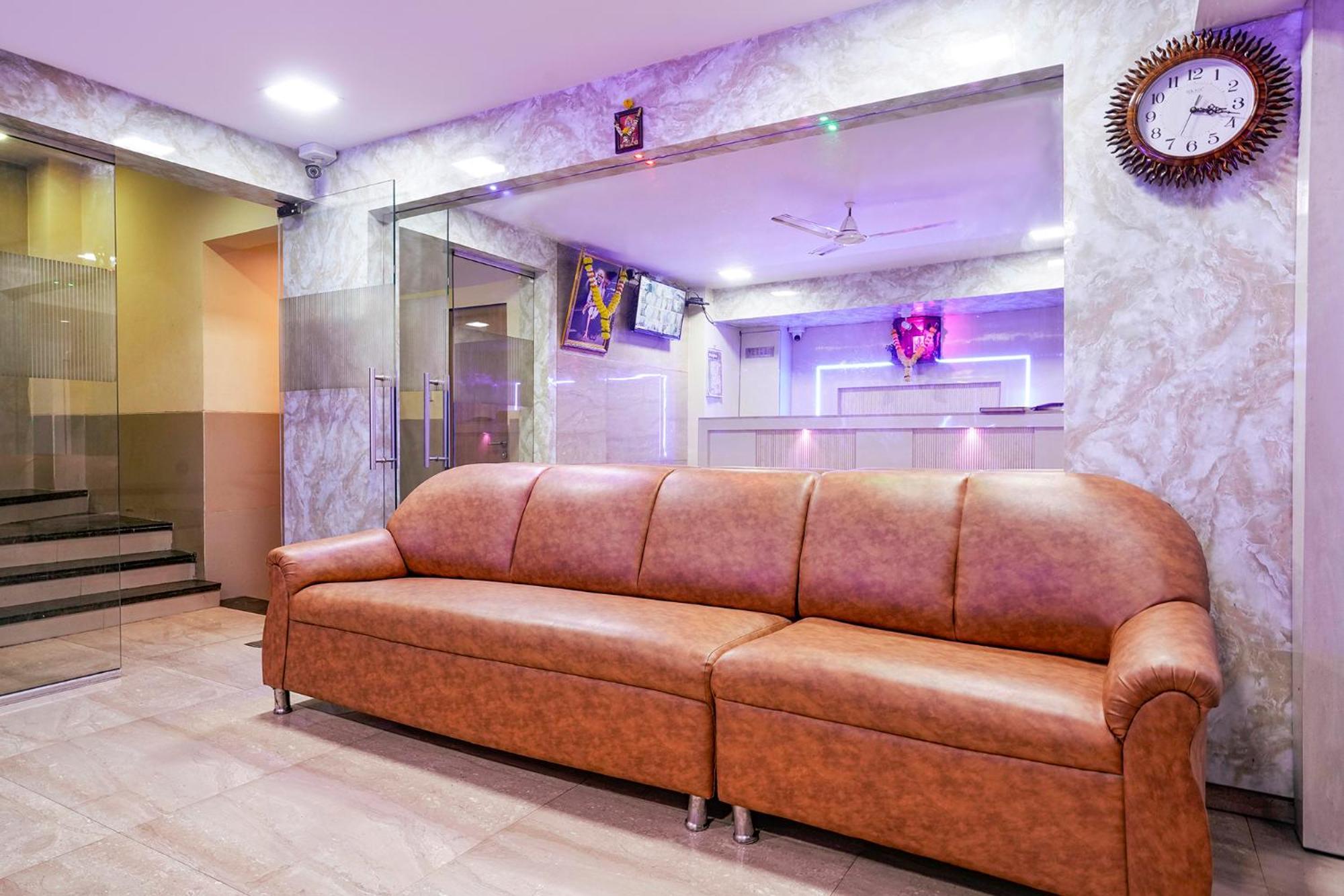 Fabhotel Everest Vashi Exteriör bild