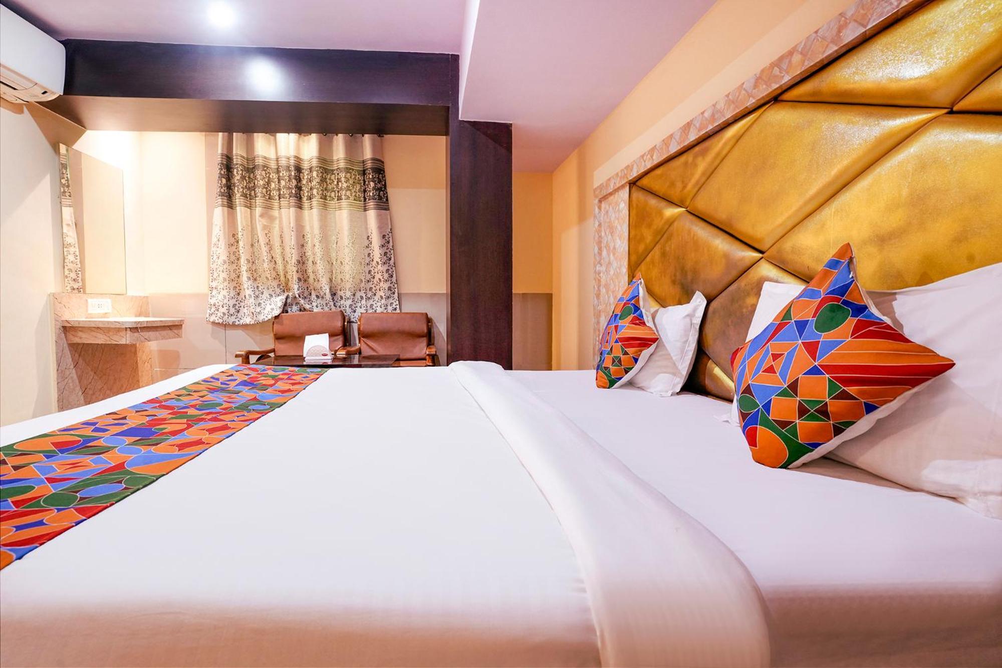 Fabhotel Everest Vashi Exteriör bild