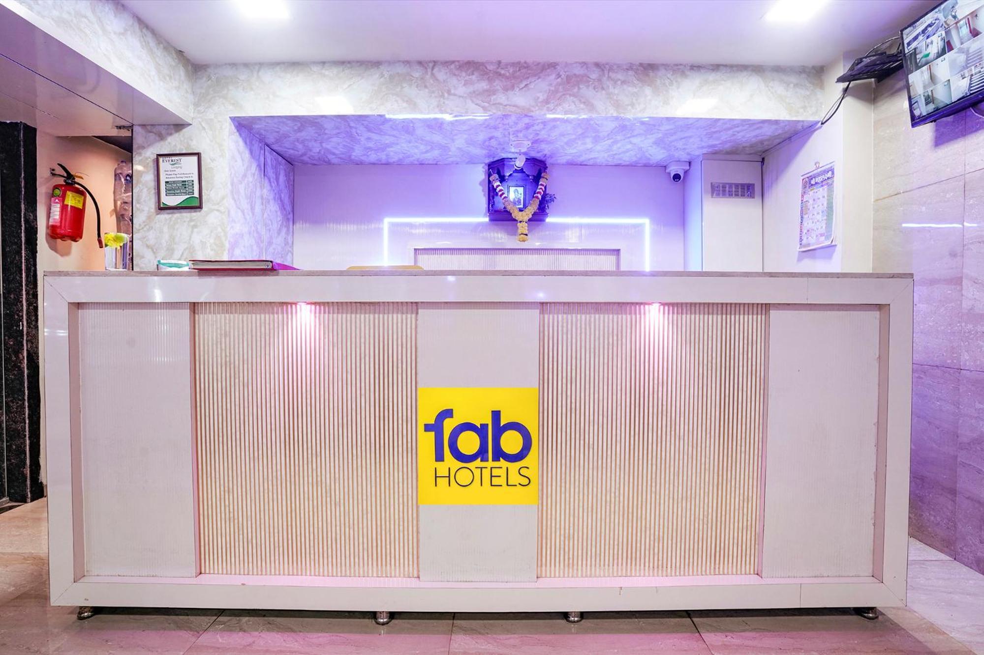 Fabhotel Everest Vashi Exteriör bild