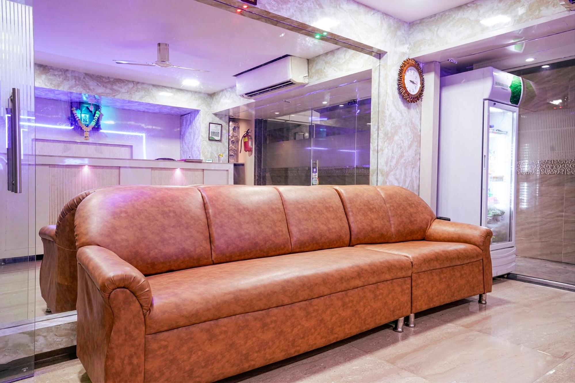 Fabhotel Everest Vashi Exteriör bild