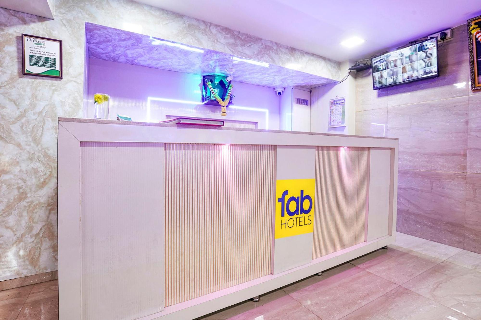 Fabhotel Everest Vashi Exteriör bild