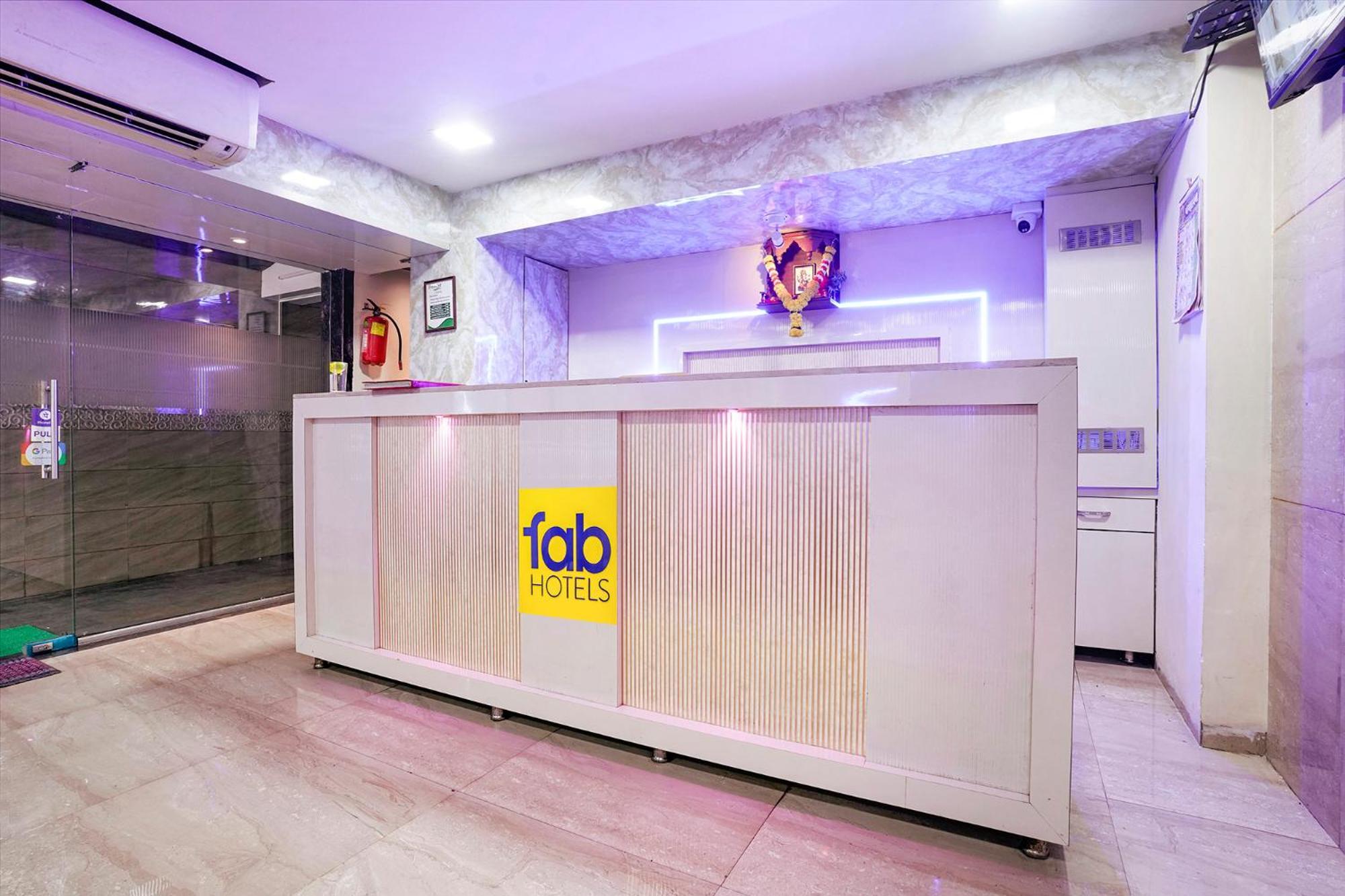 Fabhotel Everest Vashi Exteriör bild